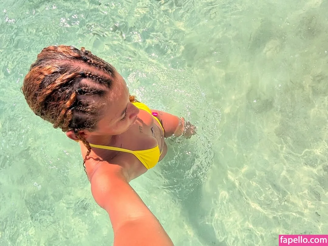 Chevelly / Vellyyx / rosechevelle Onlyfans Photo Gallery 