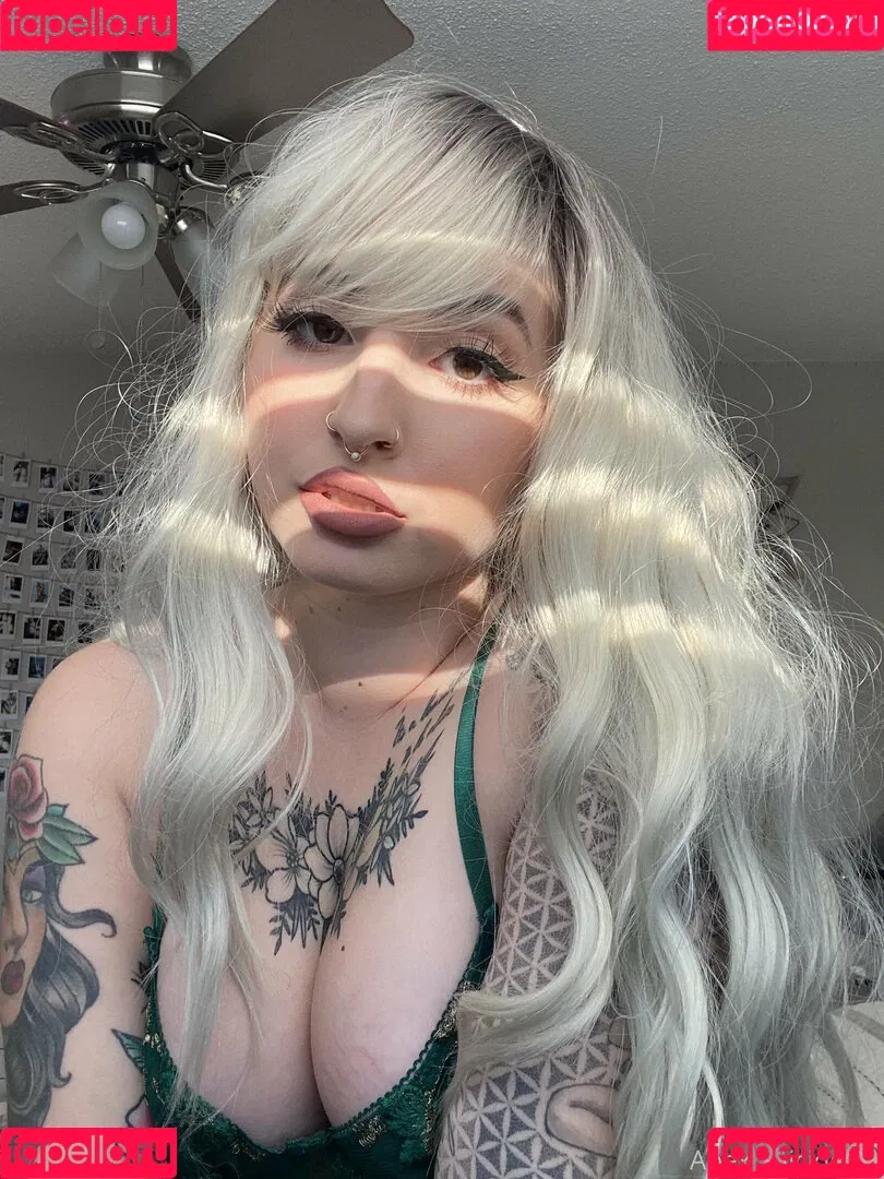 Apex_Suicide / Sasha Alexandria / sasha_alexandria23 Onlyfans Photo Gallery 