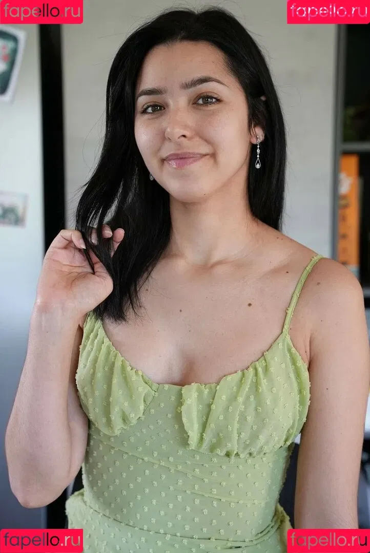 ASMR Glow / Sharon Dubois / asmr_glow / asmrglow / asmrglow_ Onlyfans Photo Gallery 