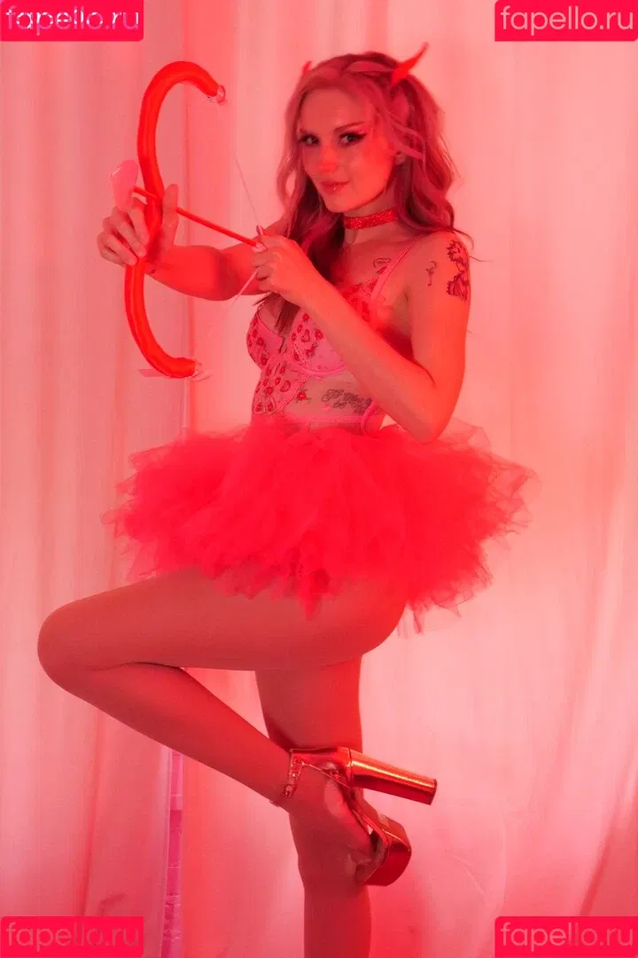 Busy B ASMR / busybasmr Onlyfans Photo Gallery 