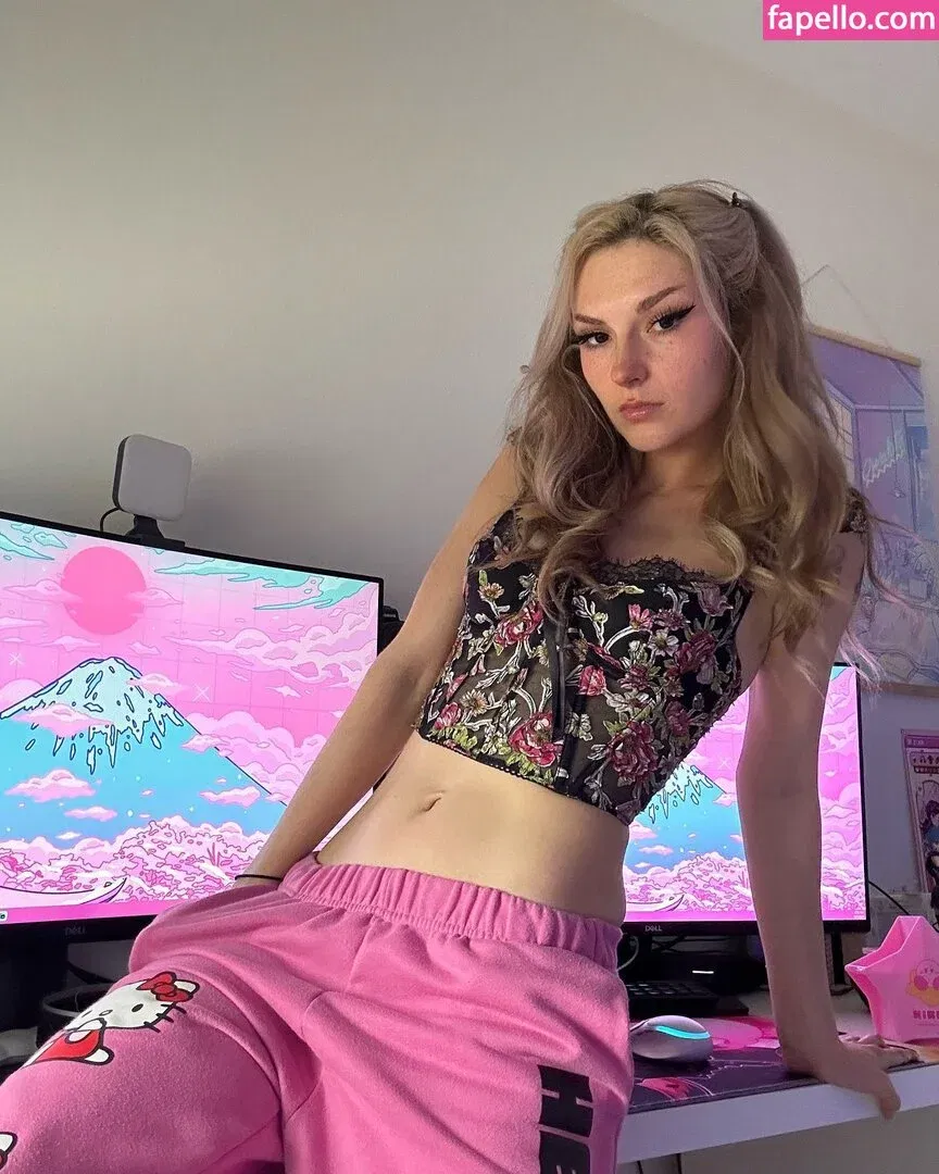 Busy B ASMR / busybasmr Onlyfans Photo Gallery 