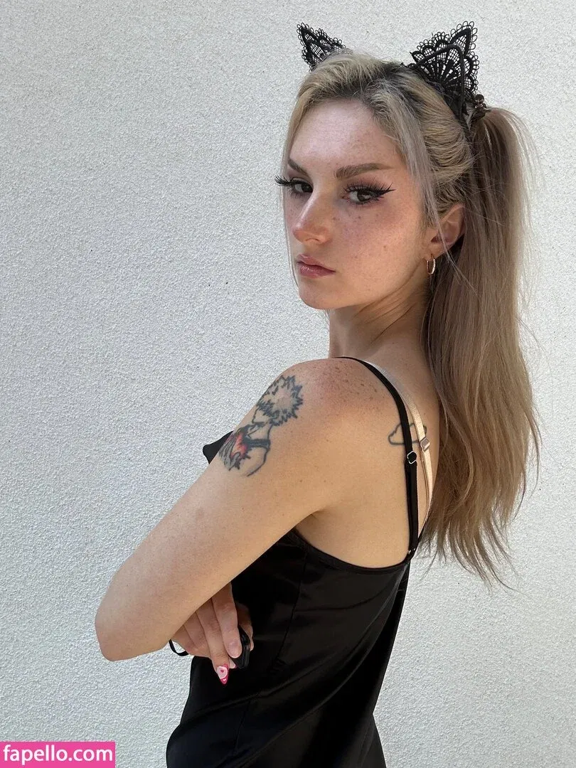 Busy B ASMR / busybasmr Onlyfans Photo Gallery 