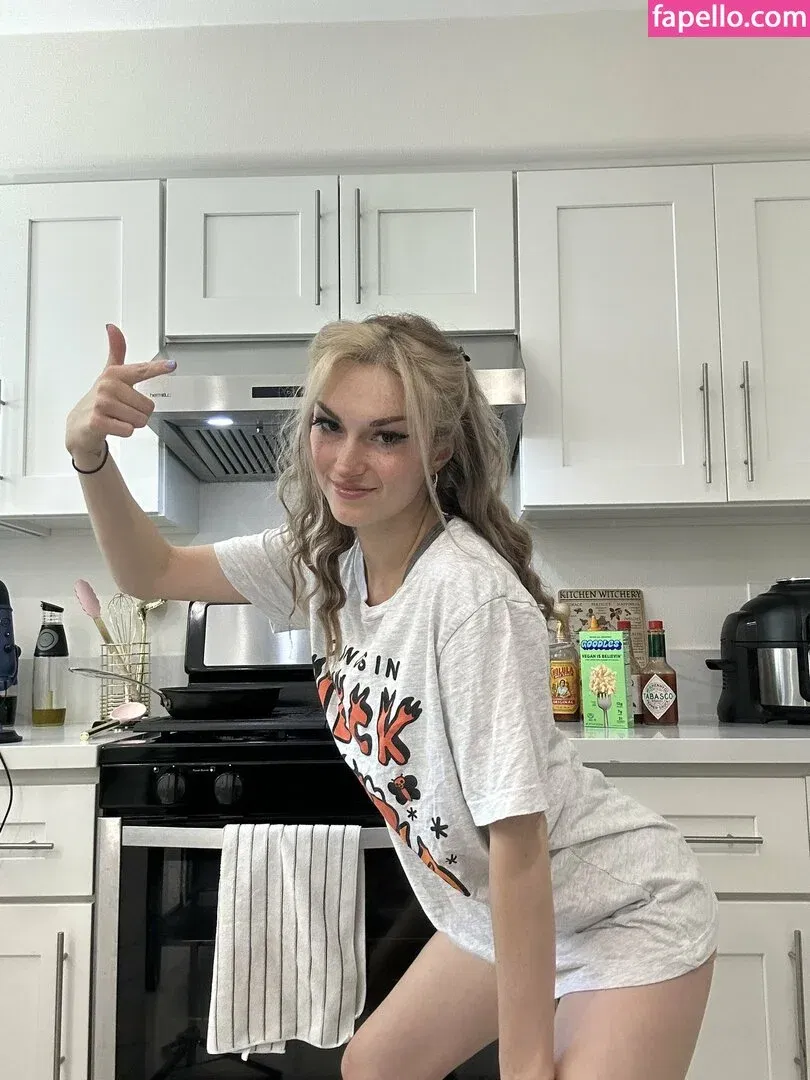 Busy B ASMR / busybasmr Onlyfans Photo Gallery 