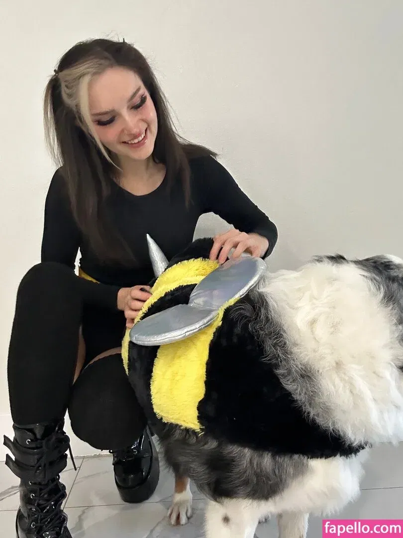 Busy B ASMR / busybasmr Onlyfans Photo Gallery 