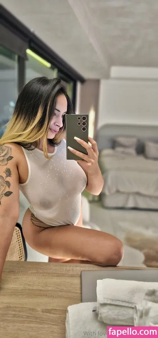 reel / roomababy Onlyfans Photo Gallery 