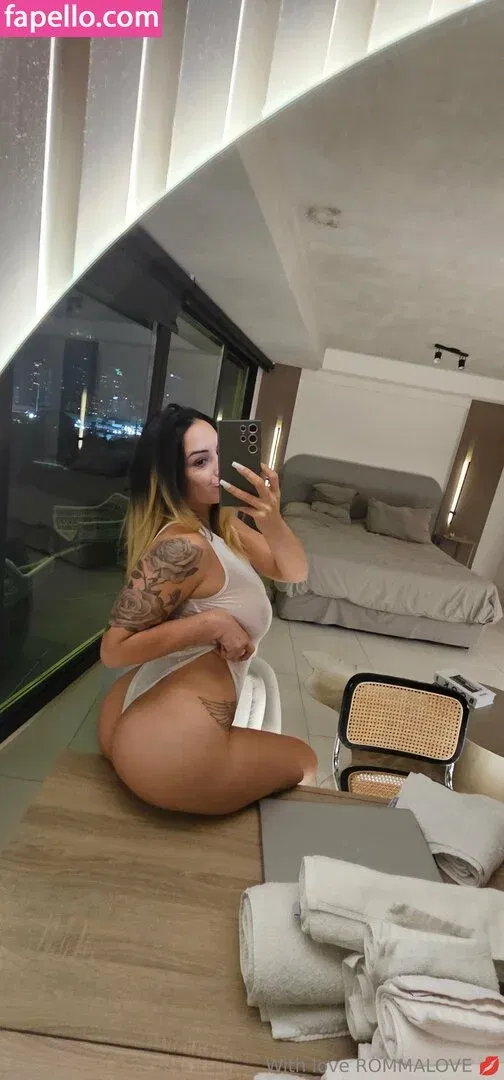 reel / roomababy Onlyfans Photo Gallery 