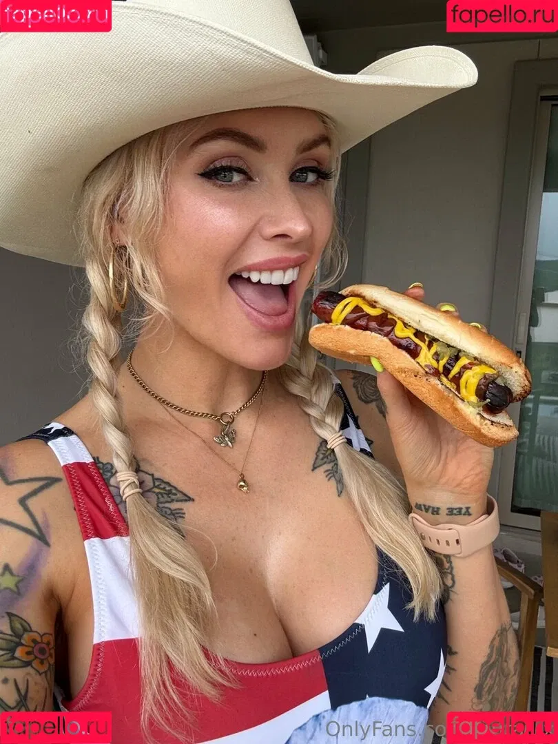 darthlux / lauralux Onlyfans Photo Gallery 