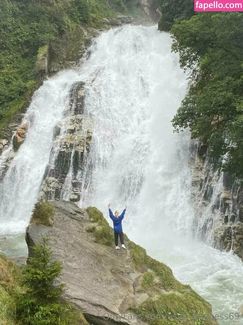 asians_6969 / asya_princess69 Onlyfans Photo Gallery 