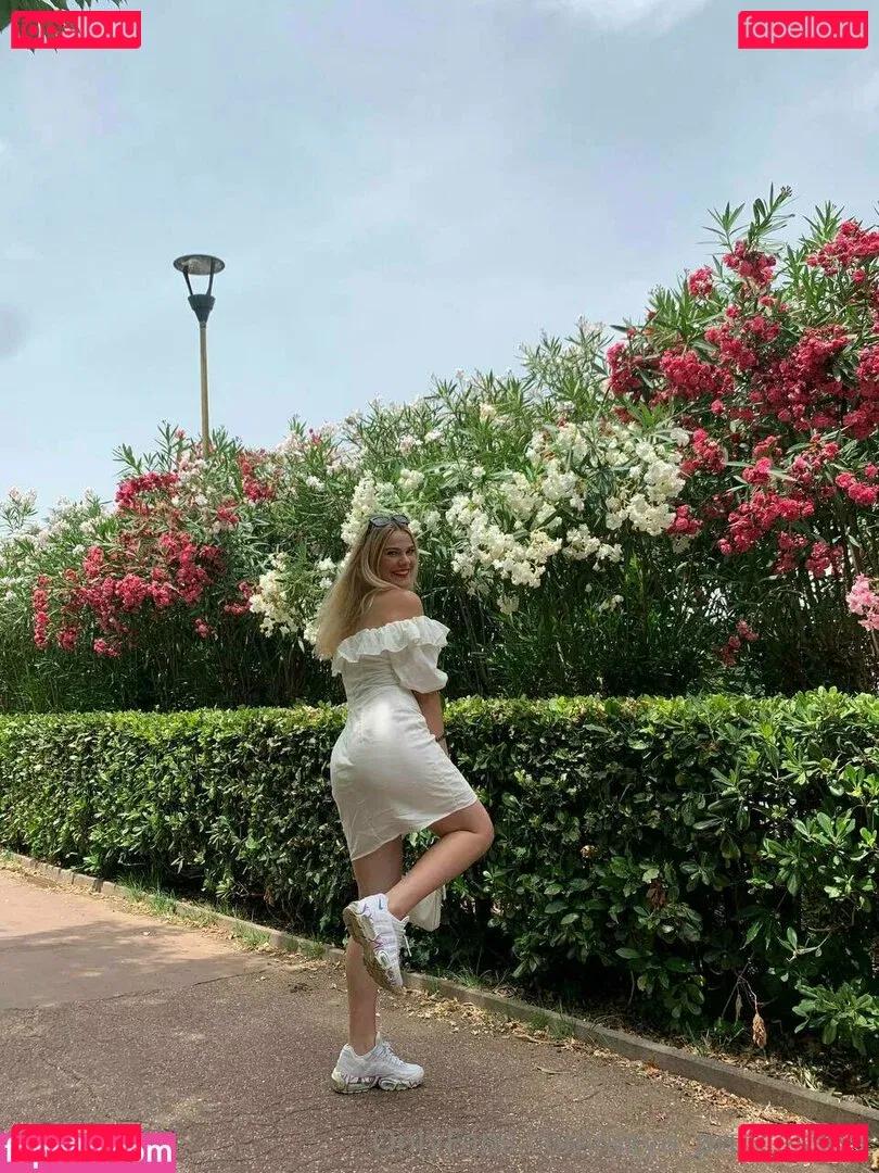 asians_6969 / asya_princess69 Onlyfans Photo Gallery 