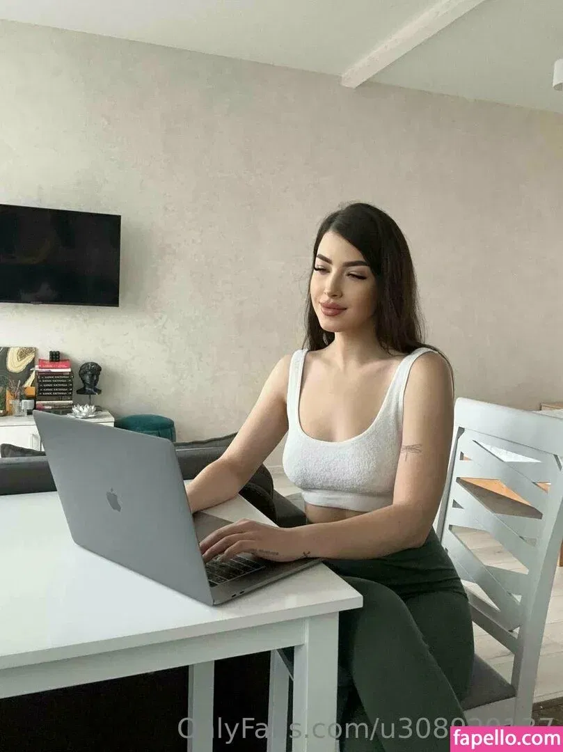 sweeet_yella / sweeetest_jenny Onlyfans Photo Gallery 