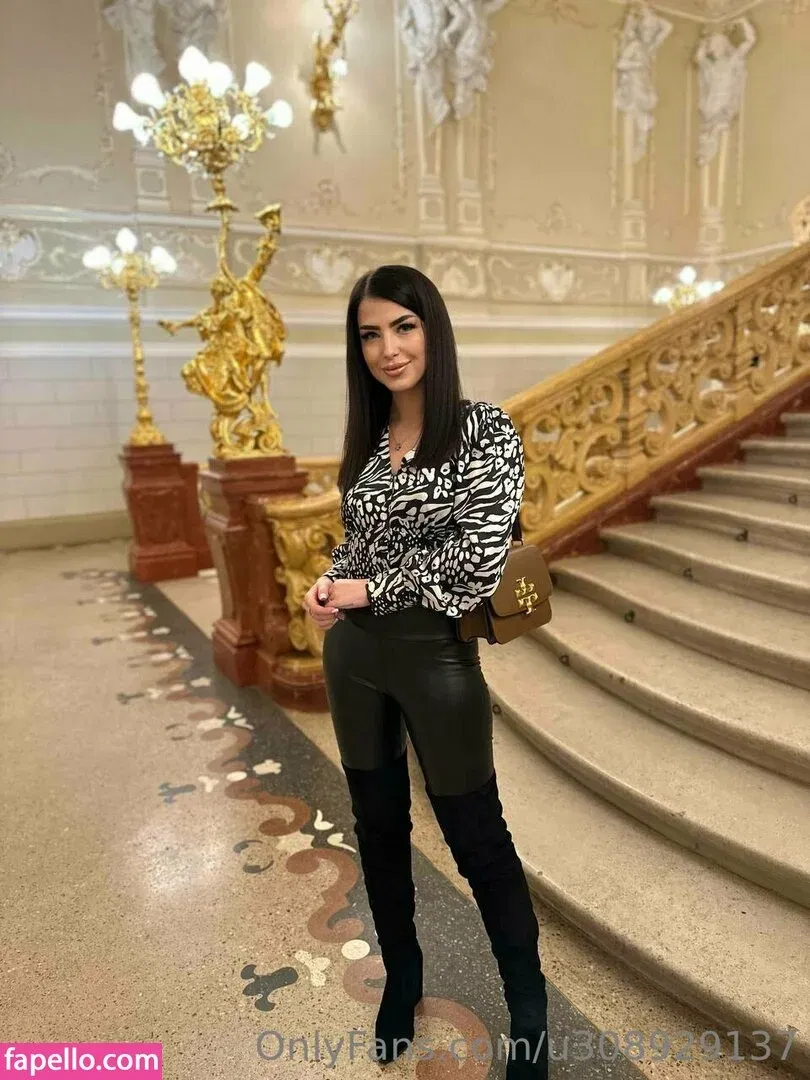 sweeet_yella / sweeetest_jenny Onlyfans Photo Gallery 