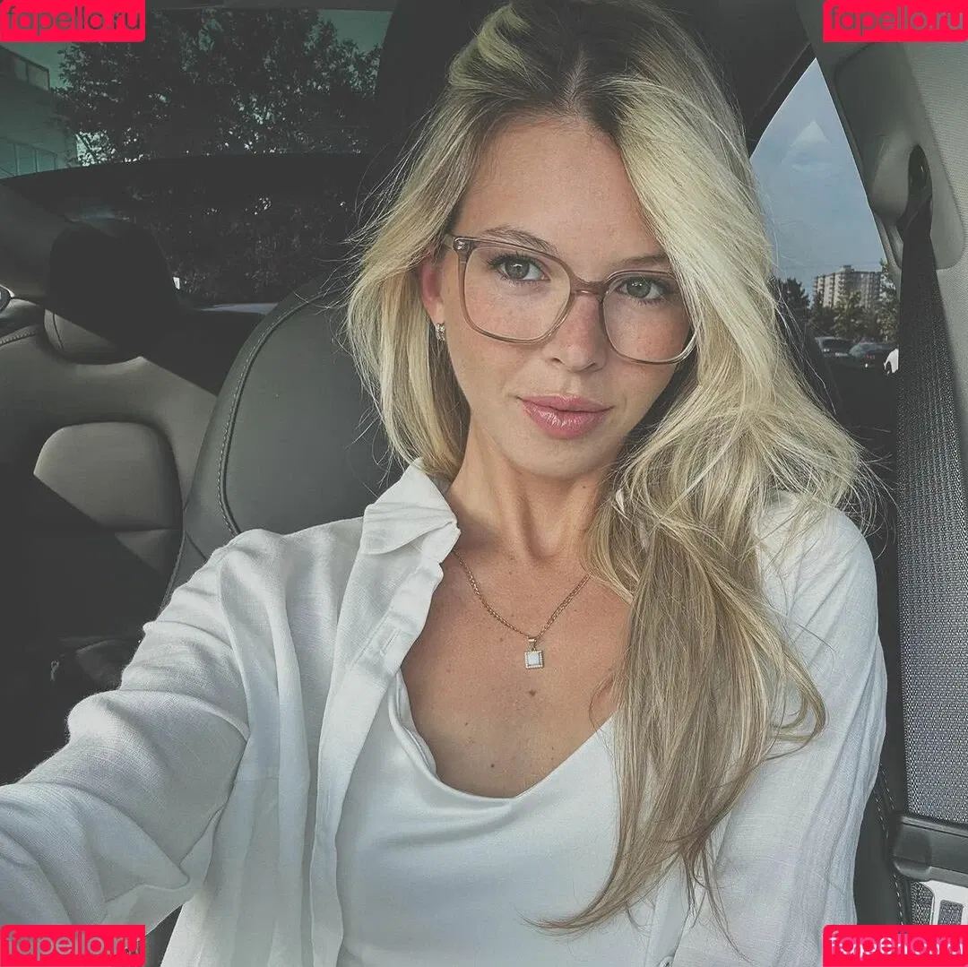Quebecoises / abigaele / aichablack_vip / andiemodel Onlyfans Photo Gallery 