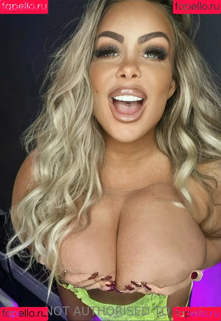 Jema Gilsenan / Princess Levi / levibabestation Onlyfans Photo Gallery 