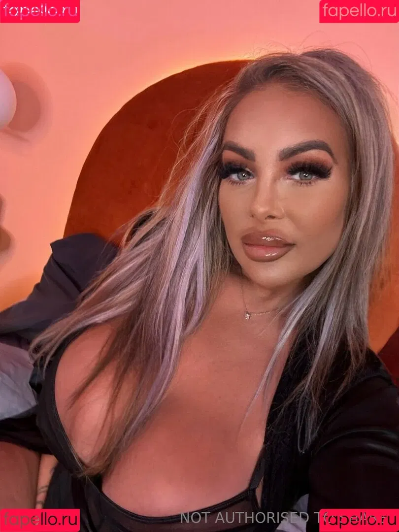 Jema Gilsenan / Princess Levi / levibabestation Onlyfans Photo Gallery 