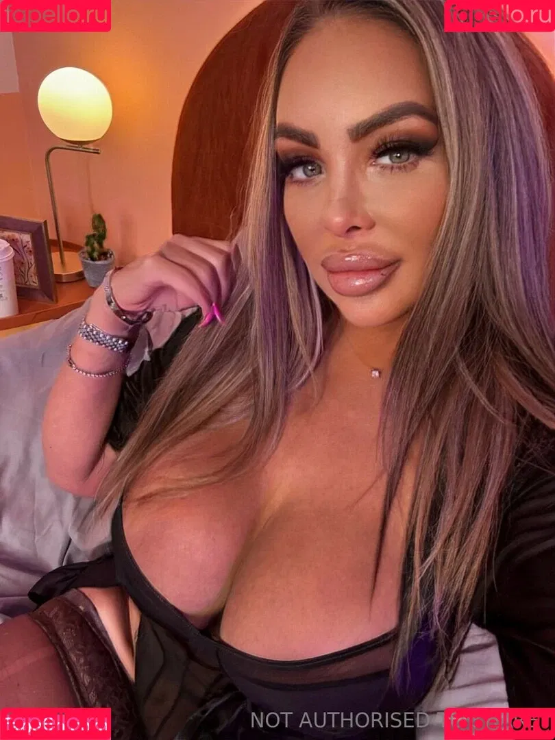 Jema Gilsenan / Princess Levi / levibabestation Onlyfans Photo Gallery 