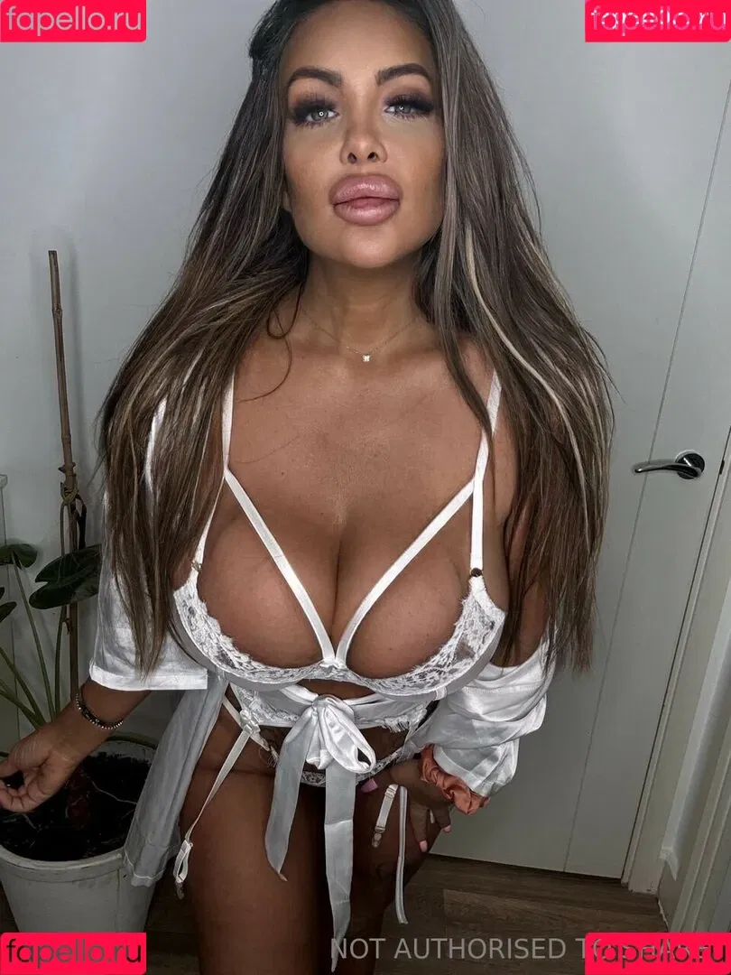 Jema Gilsenan / Princess Levi / levibabestation Onlyfans Photo Gallery 