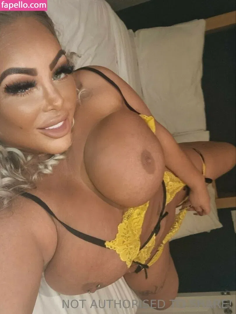 Jema Gilsenan / Princess Levi / levibabestation Onlyfans Photo Gallery 