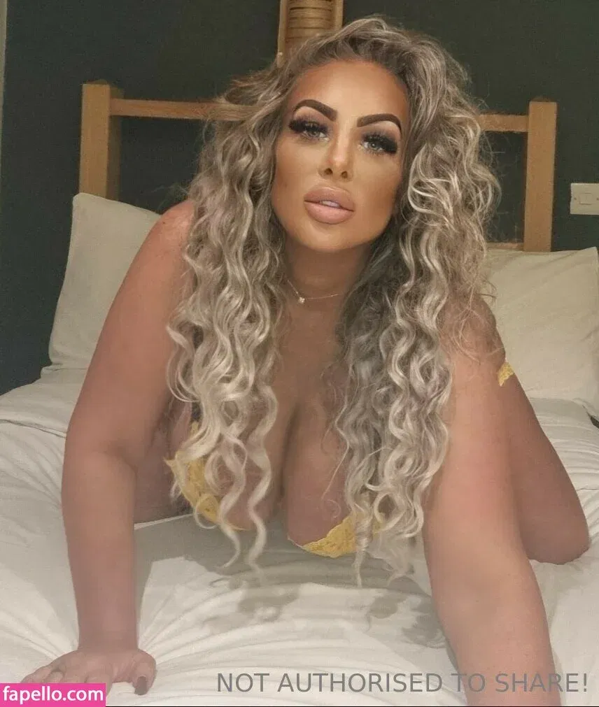 Jema Gilsenan / Princess Levi / levibabestation Onlyfans Photo Gallery 