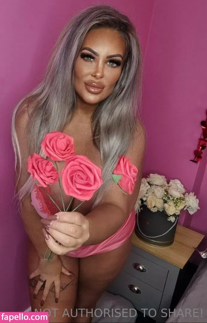 Jema Gilsenan / Princess Levi / levibabestation Onlyfans Photo Gallery 