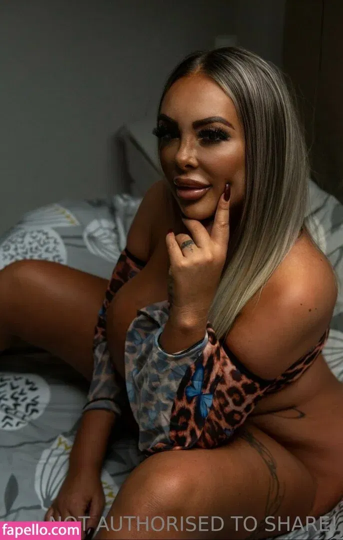 Jema Gilsenan / Princess Levi / levibabestation Onlyfans Photo Gallery 