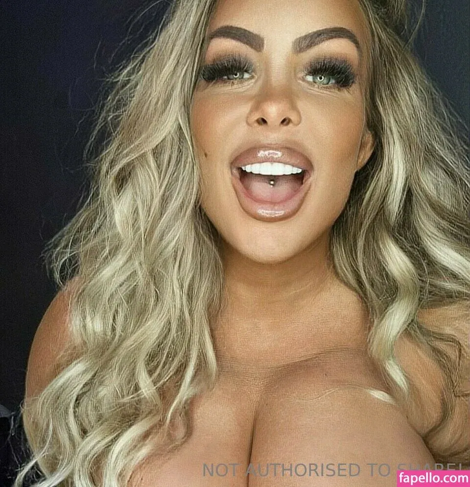 Jema Gilsenan / Princess Levi / levibabestation Onlyfans Photo Gallery 