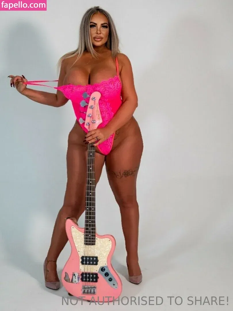 Jema Gilsenan / Princess Levi / levibabestation Onlyfans Photo Gallery 