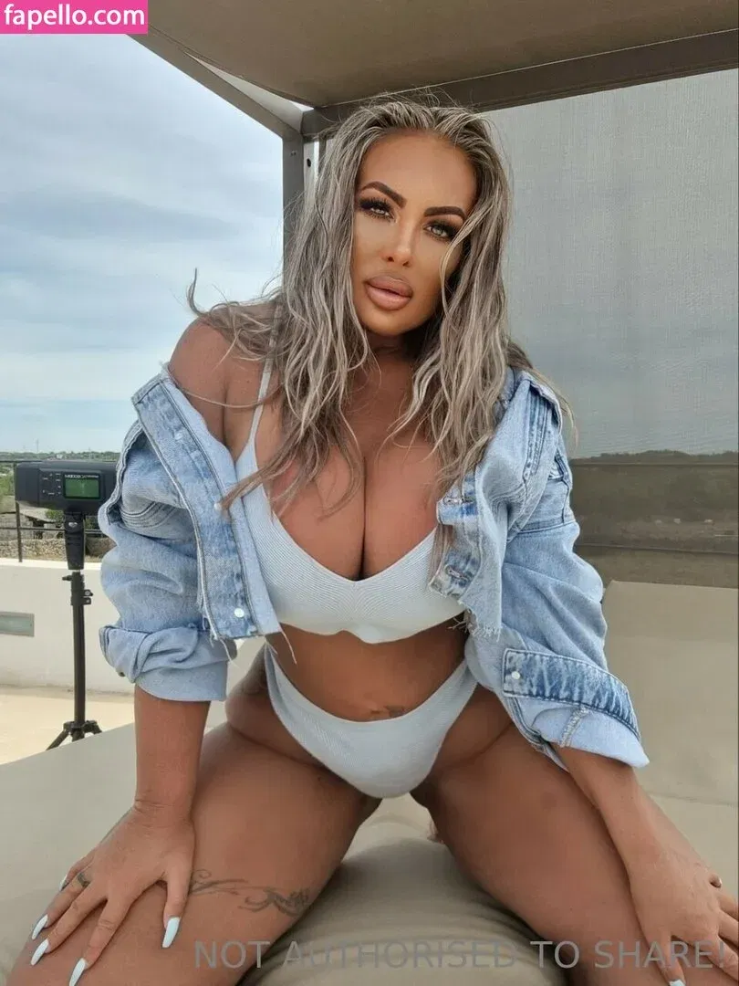 Jema Gilsenan / Princess Levi / levibabestation Onlyfans Photo Gallery 