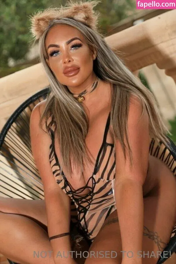 Jema Gilsenan / Princess Levi / levibabestation Onlyfans Photo Gallery 