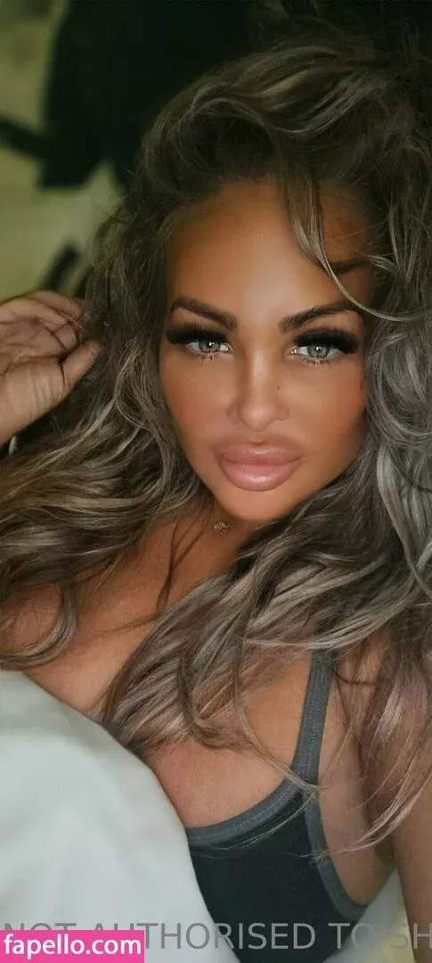 Jema Gilsenan / Princess Levi / levibabestation Onlyfans Photo Gallery 