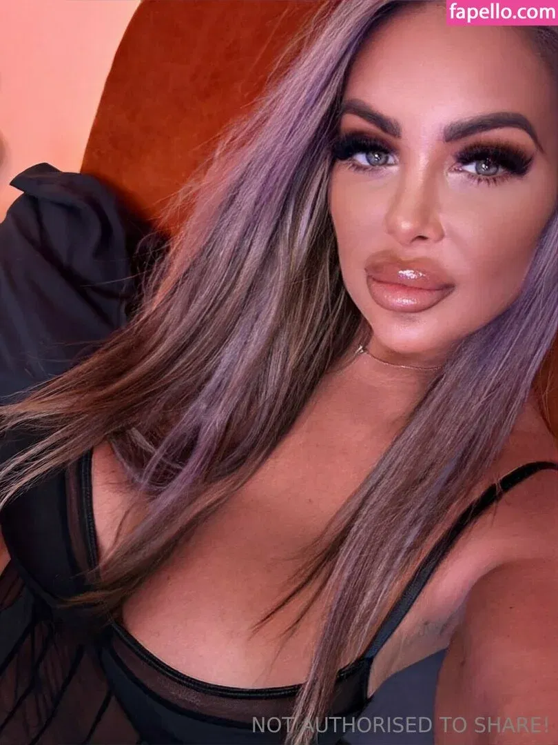 Jema Gilsenan / Princess Levi / levibabestation Onlyfans Photo Gallery 