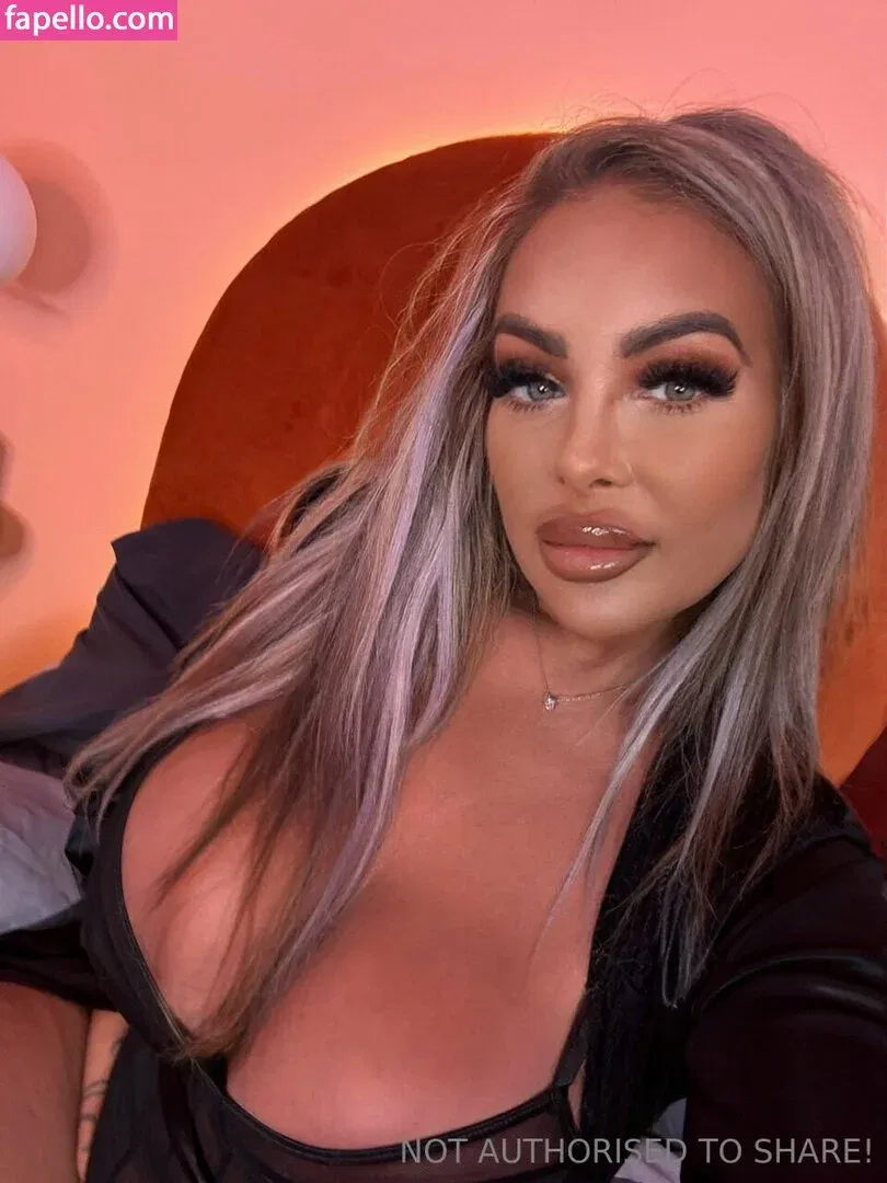 Jema Gilsenan / Princess Levi / levibabestation Onlyfans Photo Gallery 