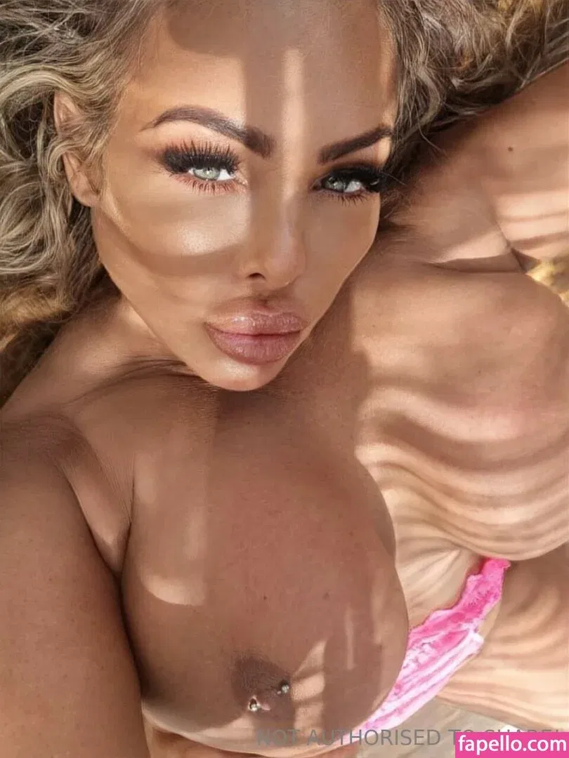 Jema Gilsenan / Princess Levi / levibabestation Onlyfans Photo Gallery 