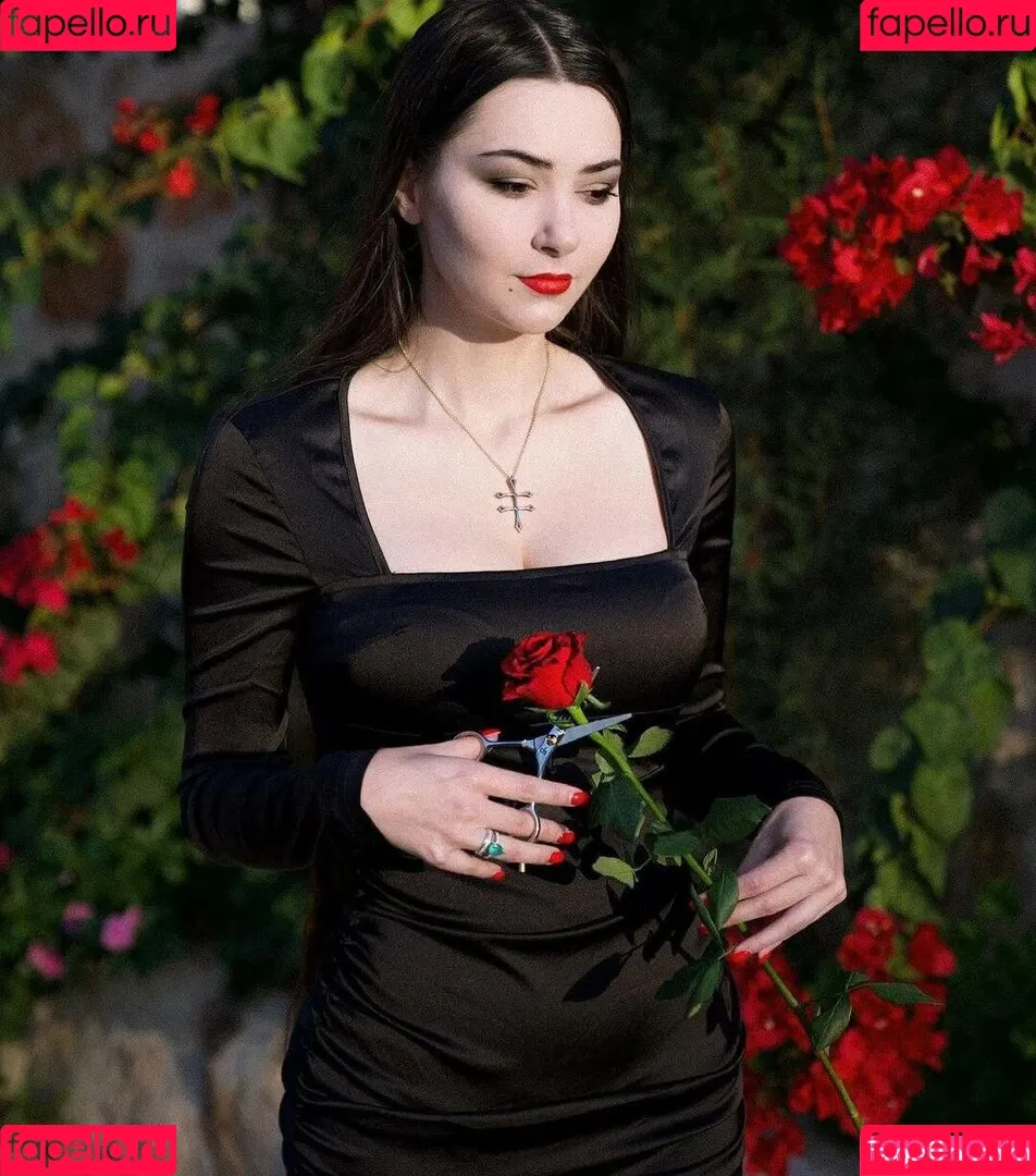 Helga Lovekaty / helga_model / helgavalkyrie Onlyfans Photo Gallery 