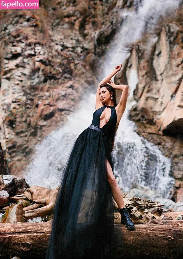 Helga Lovekaty / helga_model / helgavalkyrie Onlyfans Photo Gallery 