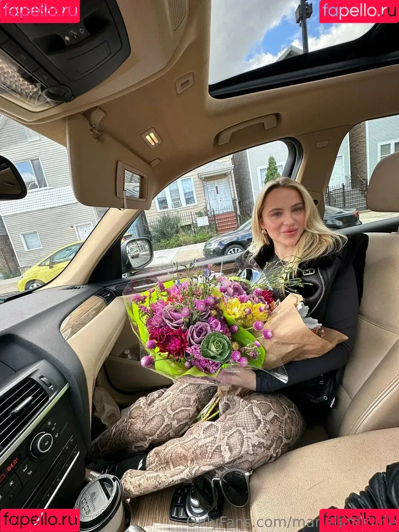 marielivewell / marillewellyn Onlyfans Photo Gallery 