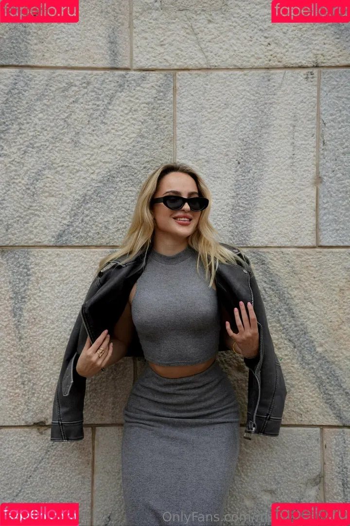 marielivewell / marillewellyn Onlyfans Photo Gallery 