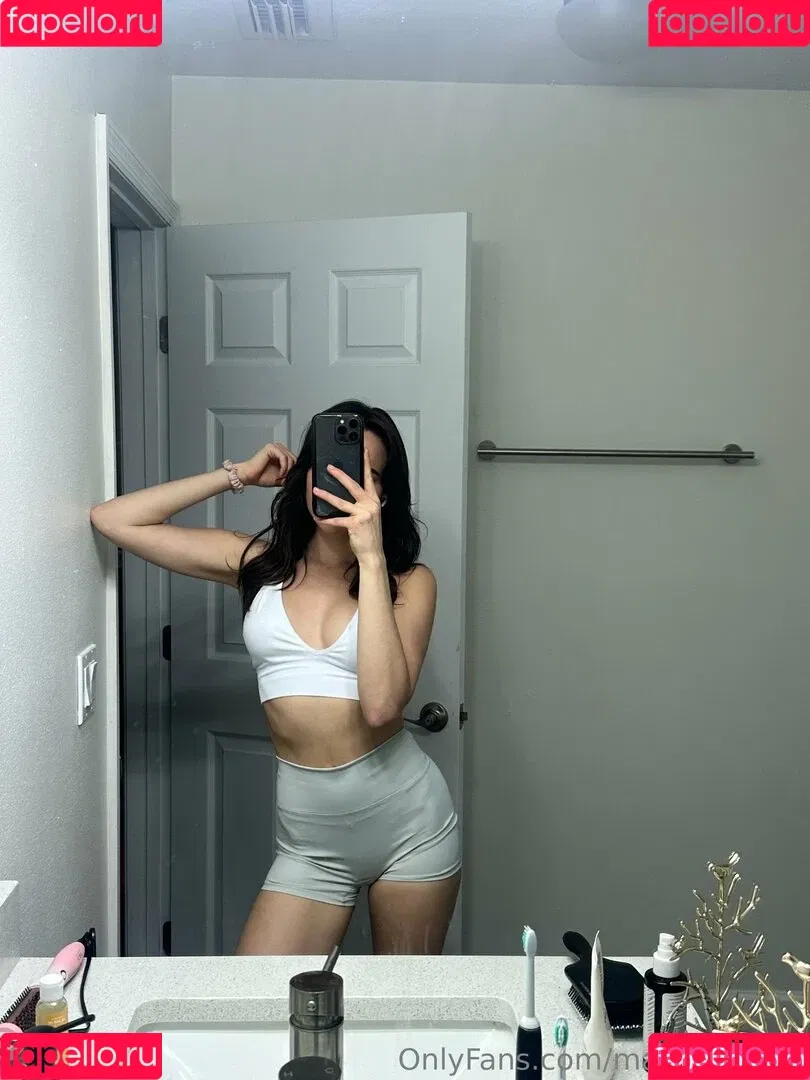 marielivewell / marillewellyn Onlyfans Photo Gallery 