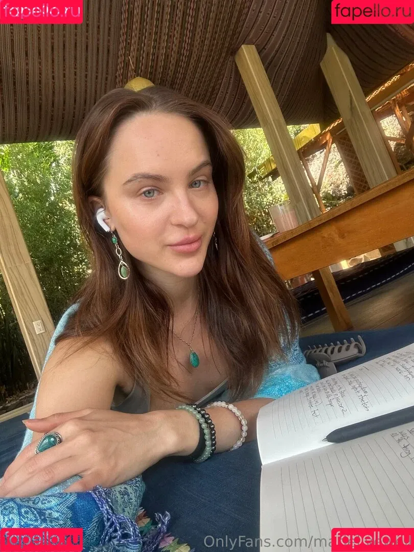 marielivewell / marillewellyn Onlyfans Photo Gallery 