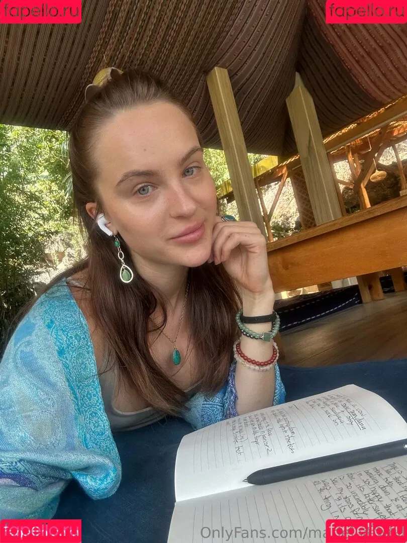 marielivewell / marillewellyn Onlyfans Photo Gallery 