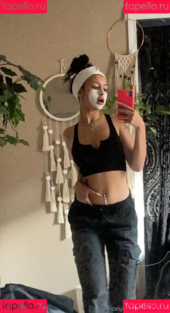 mia.angelina / sincerely_nymphie Onlyfans Photo Gallery 