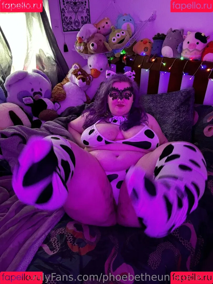 phoebetheunistudent / unironicfeminism Onlyfans Photo Gallery 