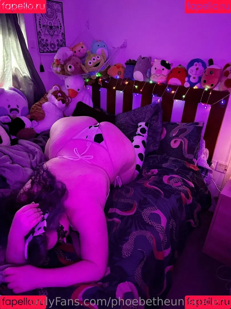 phoebetheunistudent / unironicfeminism Onlyfans Photo Gallery 