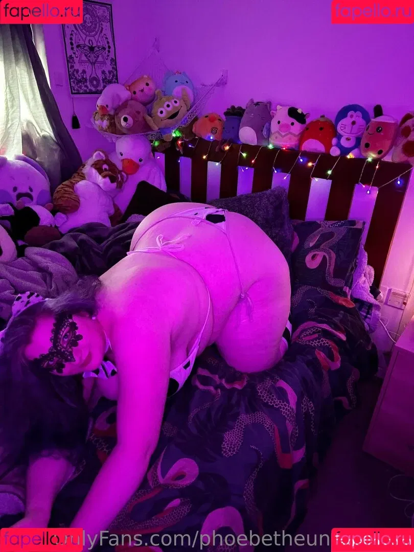 phoebetheunistudent / unironicfeminism Onlyfans Photo Gallery 