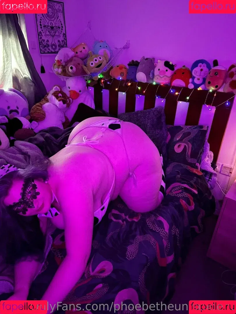 phoebetheunistudent / unironicfeminism Onlyfans Photo Gallery 
