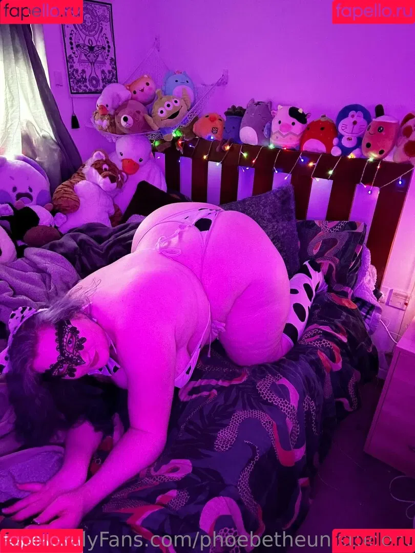 phoebetheunistudent / unironicfeminism Onlyfans Photo Gallery 