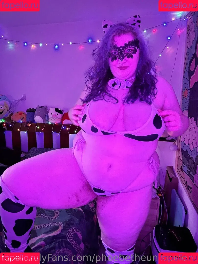 phoebetheunistudent / unironicfeminism Onlyfans Photo Gallery 