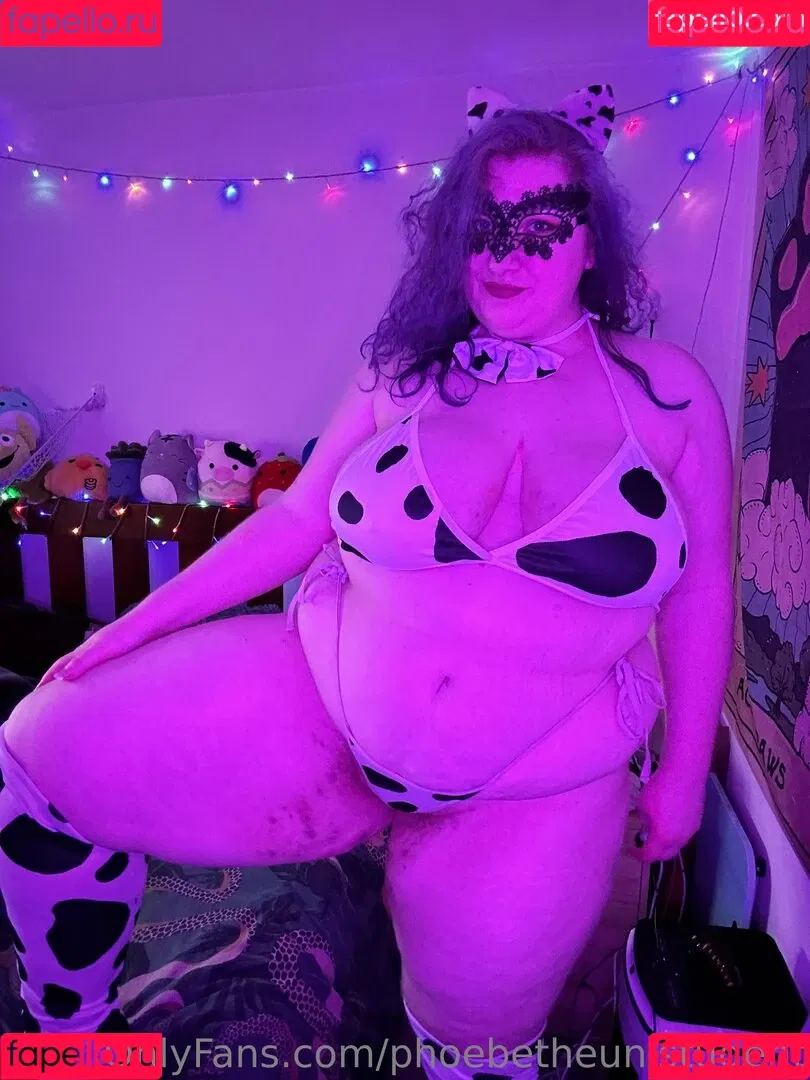 phoebetheunistudent / unironicfeminism Onlyfans Photo Gallery 