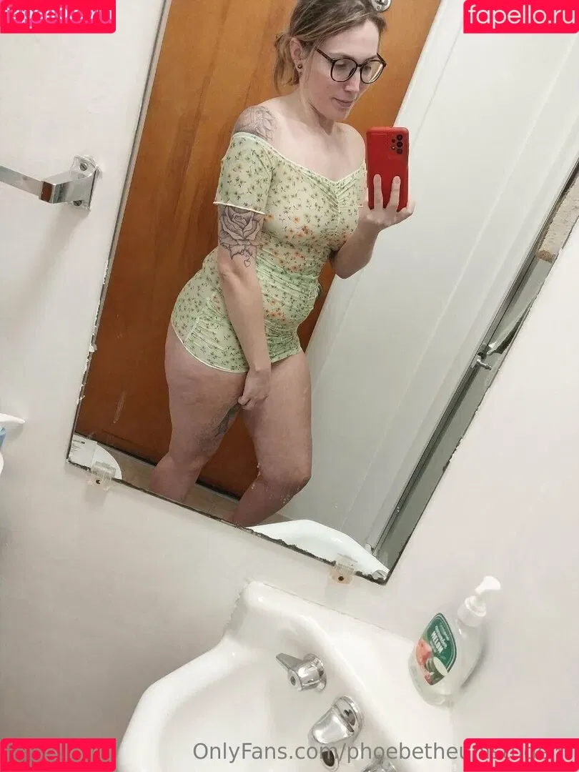 phoebetheunistudent / unironicfeminism Onlyfans Photo Gallery 