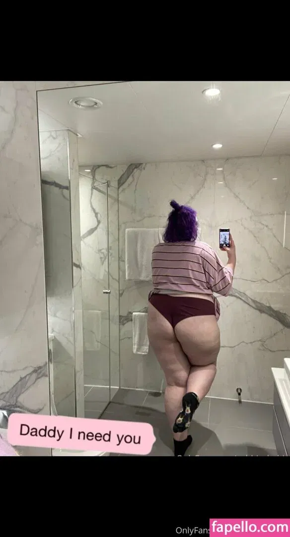 phoebetheunistudent / unironicfeminism Onlyfans Photo Gallery 