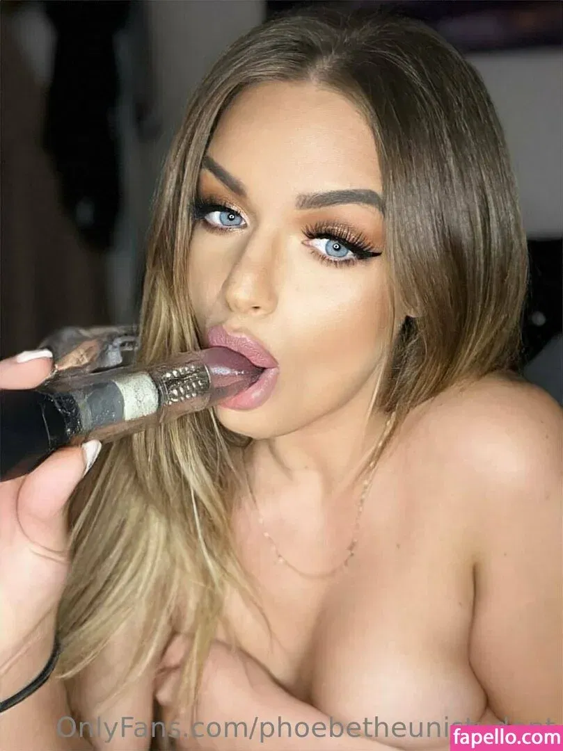 phoebetheunistudent / unironicfeminism Onlyfans Photo Gallery 